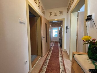 Na predaj - Vybavený, praktický, funkčny 4 izb. dom Brodské - 8