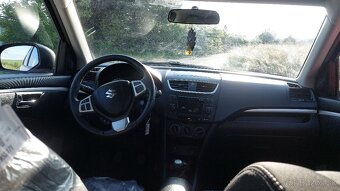 Suzuki Swift - 8