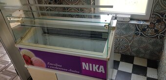 Zmrzlinova vitrina a cukrarska vitrina - 8