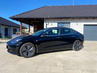 Tesla model 3 - 8