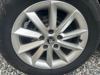 ŠKODA YETI 2.0TDI 110KW R.9/2017 105000KM TEMPOMAT KLIMA ESP - 8