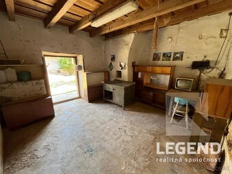 Chalupa Svodín, krásny pozemok 1317 m2, tichá ulička, ovocný - 8