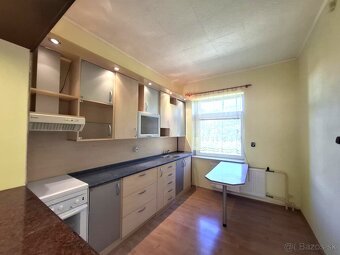 NA PREDAJ-3 izb.byt,garáž,let.kuch.,dieľňa, pozemok,HANDLOVÁ - 8