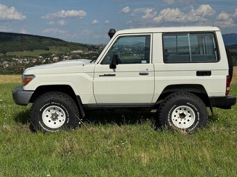 Toyota Land Cruiser 70 3.0 TDI - 8