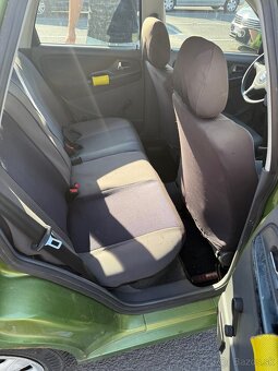 Predám SEAT CORDOBU 1.4benzín 2001 - 8