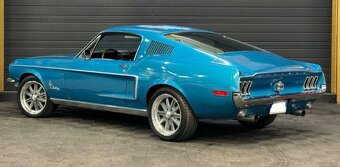 Ford Mustang Fastback 302ci V8 - 8