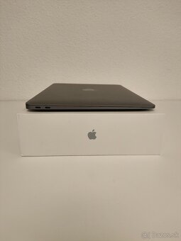 MacBook Air 2020 | i7 • 8GB • 256GB SSD - 8