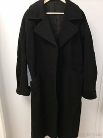 Dámsky čierny kabát č. 44 - 8