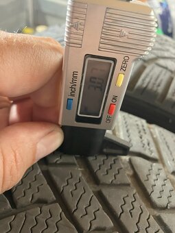 Pneu 225/40 R18 - 8