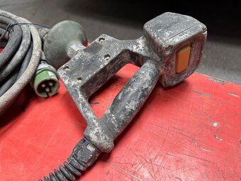Ponorné a príložné vibrátory Wacker Neuson + meniče - 8