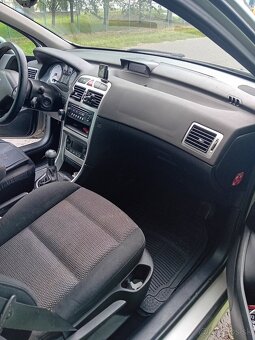 Predám Peugeot - 8