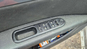 Peugeot 407 combi 2,0HDi 100kw - 8