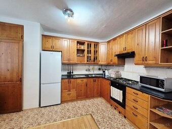 BEZ PROVÍZIE- 3 izb.byt pri OC Centrál a zimného štadióna O. - 8