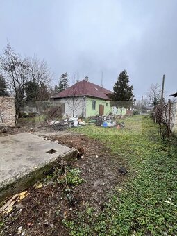 Rodinný dom s priestranným pozemkom na priamy predaj v centr - 8