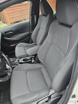 Toyota Corolla Hybrid Combi - 8