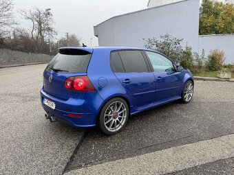 VOLKSWAGEN GOLF R32 3.2 V6 - 8