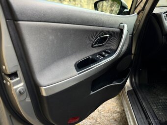 KIA CEED 1.6 GDi BENZÍN - 8