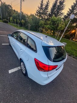 KIA Ceed Combi 1.6 Manuál 2017 - 8