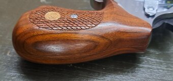 REVOLVER HOLEK model 830 - 8