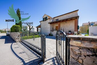Krásna kamenná vila s bazénom na predaj - Vodice - Chorvátsk - 8