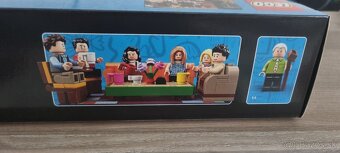 Predám nové LEGO FRIENDS Central Perk - 8