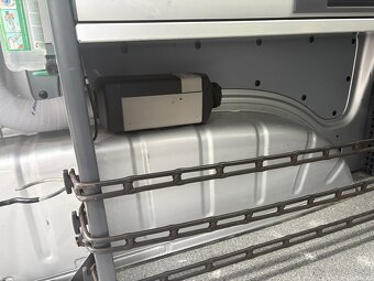 Predám VW Caddy Maxi 1,4 TGI - CNG - 8