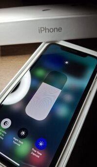 iPhone 11 128GB - 8