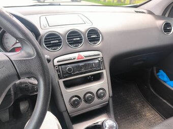 Peugeot 308 - 8