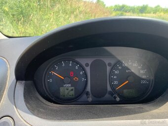 Mam na predaj Ford fiesta 1.4 - 8
