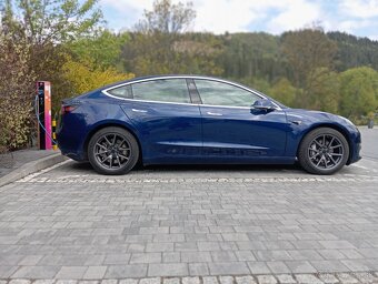 Tesla model 3 LongRange 75D, FSD (8.tis E), 476ps,111.tis km - 8