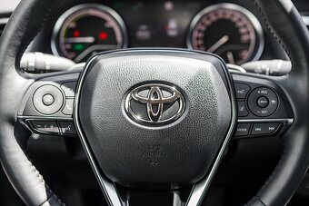 Toyota Camry 2.5i - 8