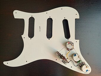Snímače Stratocaster- pickguard, poťáky 70 roky Greco,Maya - 8