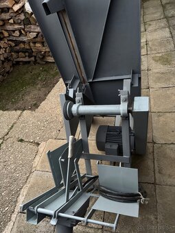 Predám továrensky cirkulár - 8