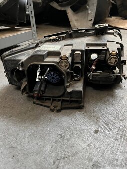 Predné svetla Audi A4 B6 - 8