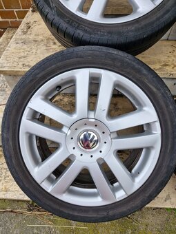 VW Hlinikove disky 7jx17+letne pneu - 8