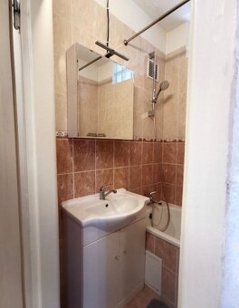 Na prenájom 2-izbový byt s balkónom a klimatizáciou na Záhra - 8