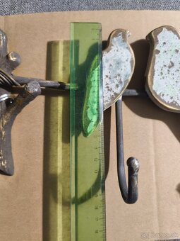 Predám nový kovový vešiak - 8