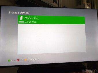 Xbox 360 +1x ovládač+3x hra - 8