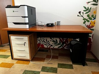 Stoly do firmy /skladu/ E-shopu - 8
