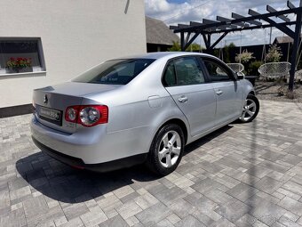 Volkswagen Jetta 1.9Tdi 77kw SR - 8