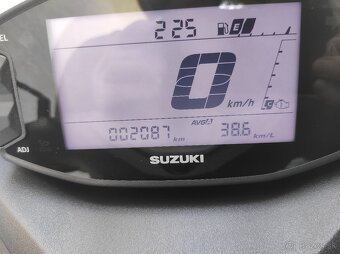 Suzuki Burgman 125 - 2.000km - 8