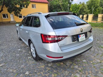 Skoda Superb Combi 2.0Tdi DSG - 8