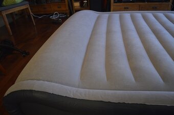 predam nafukovaciu postel INTEX - 8