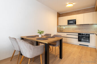 Na prenájom 2-izbový byt v Poprade s parkovacím miestom - 8