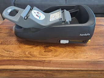 Maxi Cosi Cabriofix + zakladna Familyfix - 8
