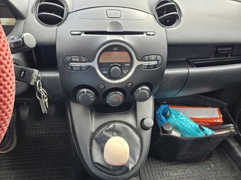 Mazda 2 1.3 63kW benzín - 8