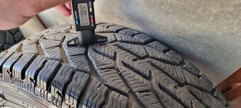 Predám zimné pneumatiky 225/45 r17na elektronoch Skoda Denom - 8