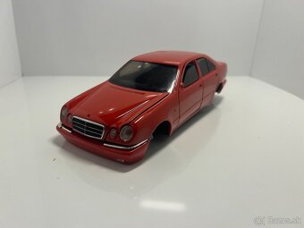 Modely aut 1:18 na diely/prerábku - 8