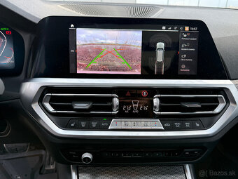 BMW 330i M-Sport - 8