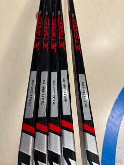 UPLNE NOVA PROFI HOKEJKA CCM JETSPEED FT TEAM - 8
